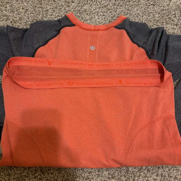 Lululemon Swiftly Tech Long Sleeved Tee
Love Red Deep Coal Raglan Size 8 - Picture 12 of 16